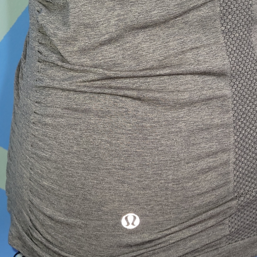 Lululemon In The Flow Tank - Picture 3 of 7